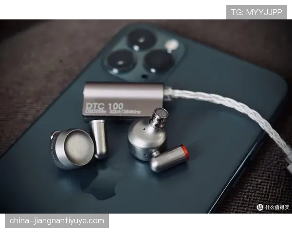 耳机裁判系统在VAR判罚中如何影响判罚效率与准确性解析