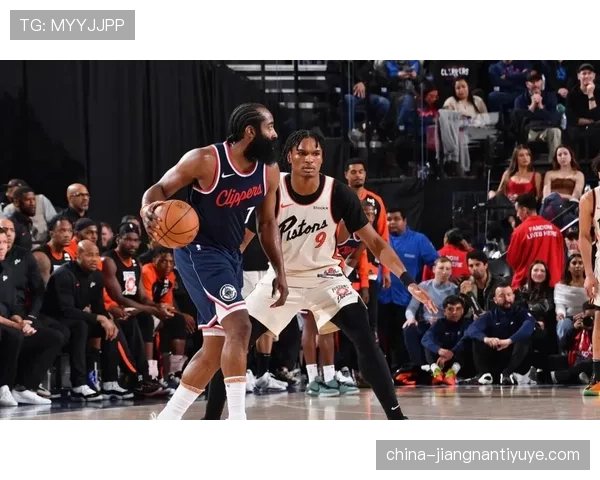 奥斯卡·罗伯特森关键时刻提升突破效率，领先同期后卫群体