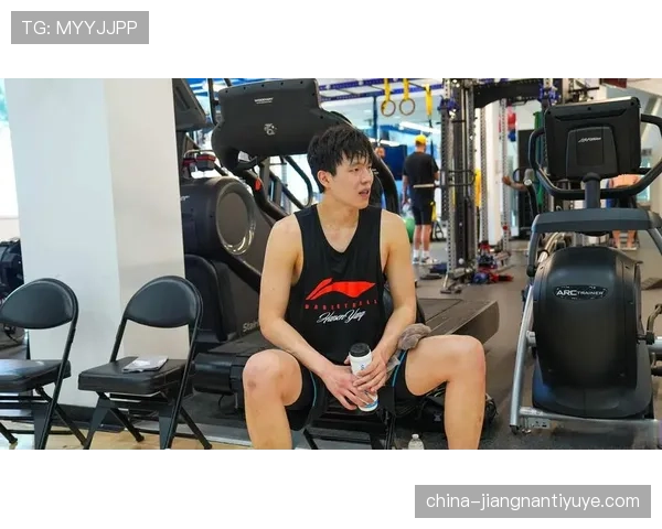 杨瀚森挡拆拉开空间较上季更能牵制对方内线