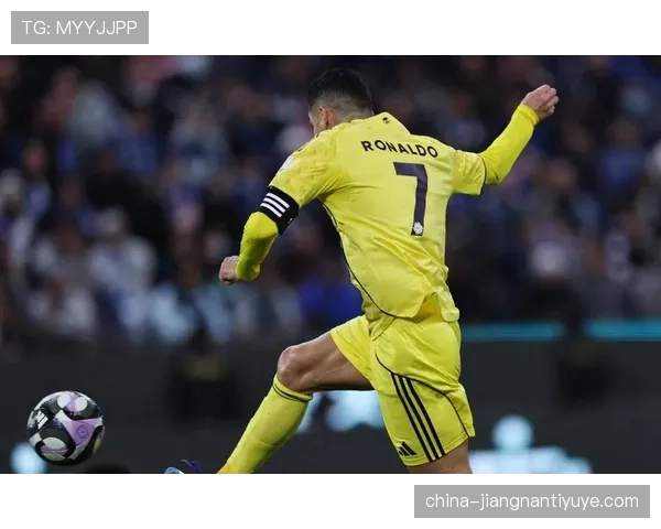 C罗连续强强对话主导进攻，跑位撕开防线效率凸显